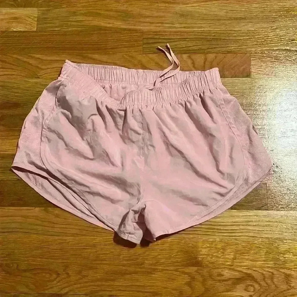 Nike Pants - Nike dri fit women’s tempo running shorts